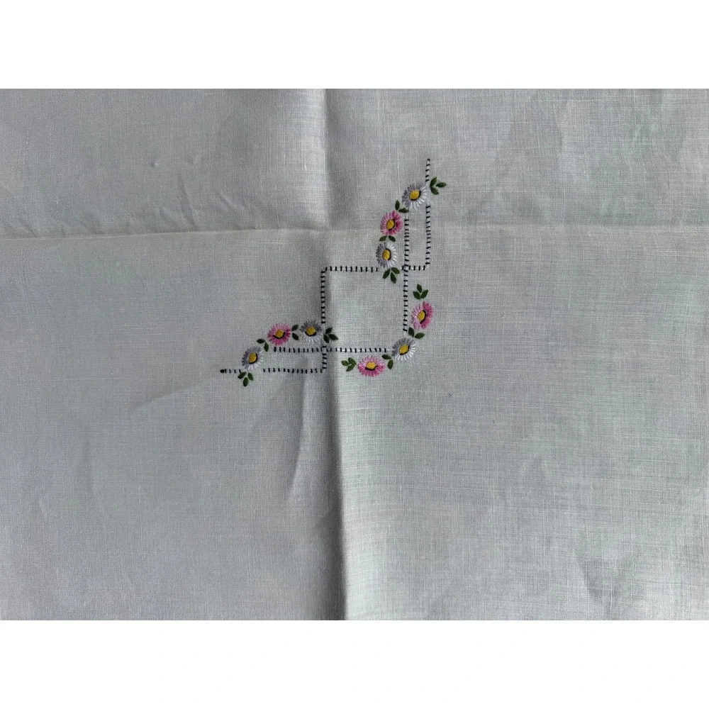 Vintage Embroidered Beige Flower Tablecloth 37.5 x‎ 35